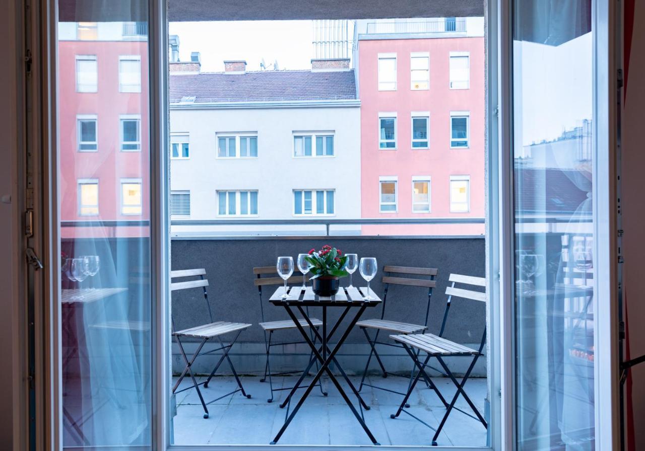Pal'S Favoriten Apartment Vienna Esterno foto